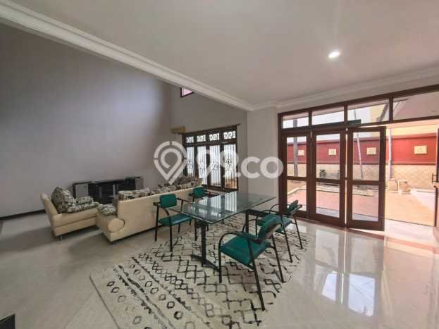 Dijual Rumah Premium dengan Fasilitas Sekitar Lengkap di Dukuh Pakis, Surabaya Dijual Rumah Premium dengan Fasilitas Sekitar Lengkap di Dukuh Pakis, Surabaya