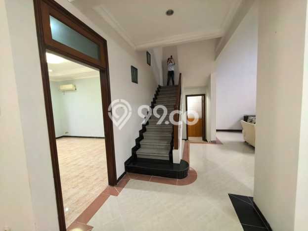 Dijual Rumah Premium dengan Fasilitas Sekitar Lengkap di Dukuh Pakis, Surabaya Dijual Rumah Premium dengan Fasilitas Sekitar Lengkap di Dukuh Pakis, Surabaya