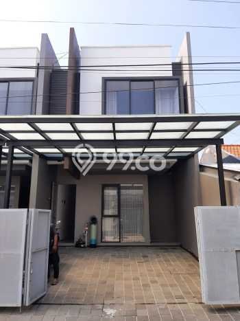 Dijual Rumah Mewah Exclusive di Dukuh Pakis, Surabaya Dijual Rumah Mewah Exclusive di Dukuh Pakis, Surabaya