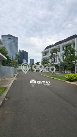 Jual Rumah Mewah Megah Dengan View Cantik di Alam Sutera, Tangerang Jual Rumah Mewah Megah Dengan View Cantik di Alam Sutera, Tangerang