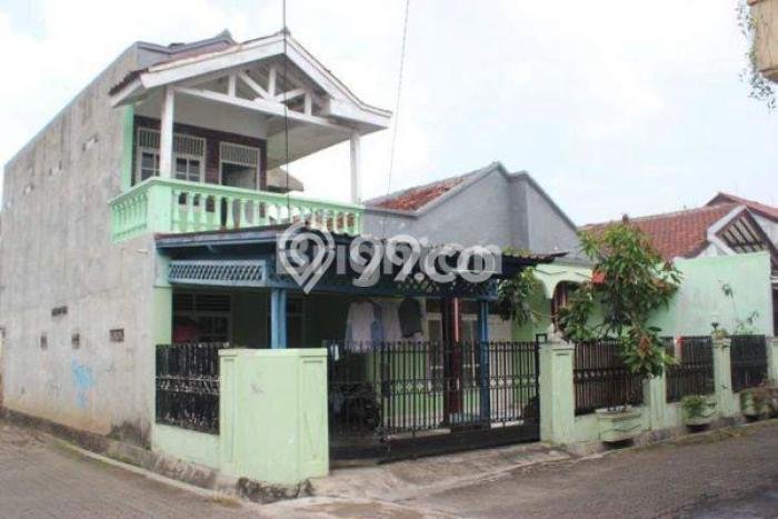 Siap Huni Rumah Mewah 6 Kamar di Pondok Aren Dekat ke Mana Pun Siap Huni Rumah Mewah 6 Kamar di Pondok Aren Dekat ke Mana Pun