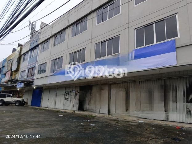 Untuk Disewa Ruko di Cibinong Bogor LT 372m2, LB 1032m2 Untuk Disewa Ruko di Cibinong Bogor LT 372m2, LB 1032m2