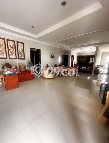 Hunian Elit LB 700m2 Siap Pakai Desain Elegan di Harjamukti, Depok Hunian Elit LB 700m2 Siap Pakai Desain Elegan di Harjamukti, Depok