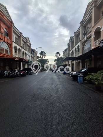 Ruko disewakan di Bekasi Selatan Bekasi dengan luas bangunan 135m2 Ruko disewakan di Bekasi Selatan Bekasi dengan luas bangunan 135m2