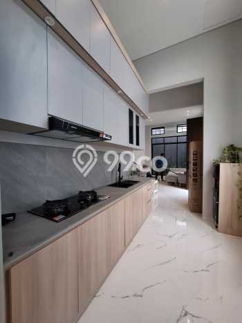 Rumah Elit Modern Tanpa Renovasi di Sentul City Bogor Rumah Elit Modern Tanpa Renovasi di Sentul City Bogor