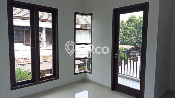 Rumah Mewah LB 340m2 Siap Pakai Desain Elegan di Pondok Bambu, Jakarta Timur Rumah Mewah LB 340m2 Siap Pakai Desain Elegan di Pondok Bambu, Jakarta Timur