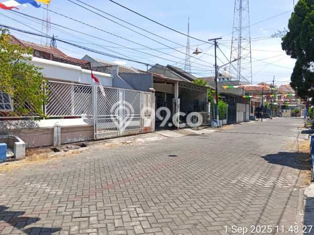 Rumah Luas Asri 2 KT Siap Huni di Darmo Permai Surabaya Rumah Luas Asri 2 KT Siap Huni di Darmo Permai Surabaya