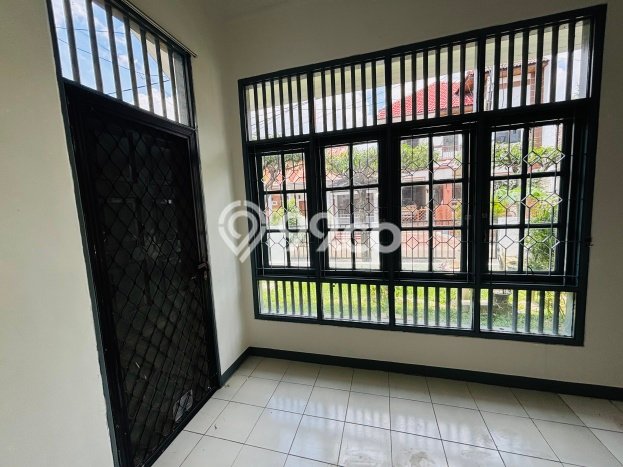 Disewakan! Rumah 3 Kamar Tidur &
2 Kamar Mandi di Kemang Pratama, Bekasi Disewakan! Rumah 3 Kamar Tidur &
2 Kamar Mandi di Kemang Pratama, Bekasi