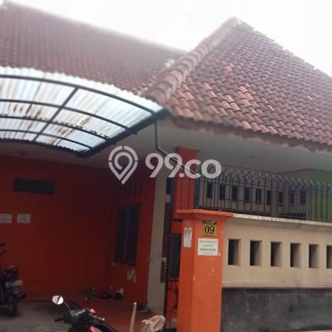For Sale Rumah 9 Kamar Lokasi Ideal Nyaman dan Strategis di Kartasura For Sale Rumah 9 Kamar Lokasi Ideal Nyaman dan Strategis di Kartasura