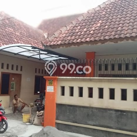 For Sale Rumah 9 Kamar Lokasi Ideal Nyaman dan Strategis di Kartasura For Sale Rumah 9 Kamar Lokasi Ideal Nyaman dan Strategis di Kartasura