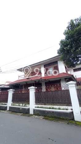 Hunian Mewah LB 600m2 Siap Pakai Desain Elegan di Solo Baru, Surakarta Hunian Mewah LB 600m2 Siap Pakai Desain Elegan di Solo Baru, Surakarta
