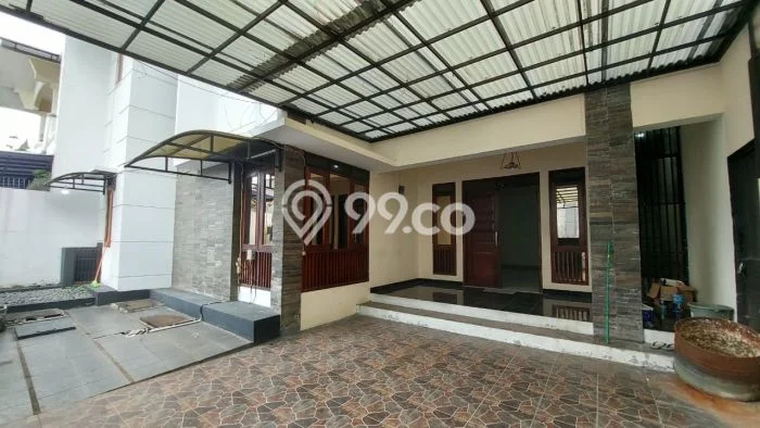 Jarang Ada! Rumah Sewa 4 Kamar Bagus Siap Huni Turangga Jarang Ada! Rumah Sewa 4 Kamar Bagus Siap Huni Turangga
