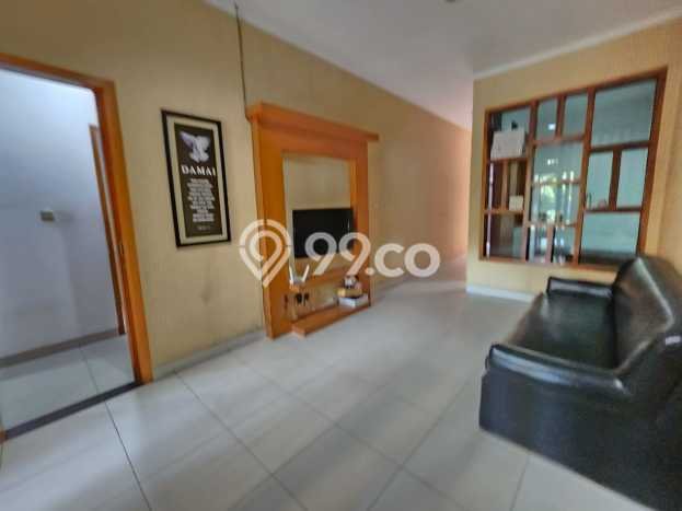 Disewakan! Rumah 3 Kamar Tidur &
1 Kamar Mandi di Mekar Wangi, Bandung Disewakan! Rumah 3 Kamar Tidur &
1 Kamar Mandi di Mekar Wangi, Bandung