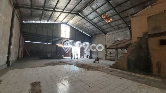 Unit Gudang Disewakan di Gede Bage di Area Ramai & Strategis Unit Gudang Disewakan di Gede Bage di Area Ramai & Strategis