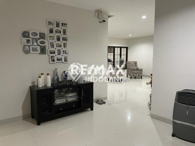 Hunian Mewah Siap Huni LT 264m2 di Kebayoran Baru, Jakarta Selatan Hunian Mewah Siap Huni LT 264m2 di Kebayoran Baru, Jakarta Selatan