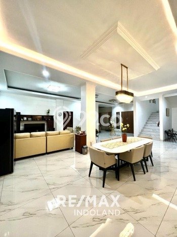 Best Deal Hunian Mewah Ideal dan Luas di Kebayoran Lama, Jakarta Selatan Best Deal Hunian Mewah Ideal dan Luas di Kebayoran Lama, Jakarta Selatan
