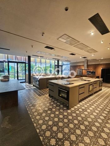 Dijual! Kantor di S Parman Jakarta Barat LT 534m2 / LB 665m2 Kawasan Strategis Dijual! Kantor di S Parman Jakarta Barat LT 534m2 / LB 665m2 Kawasan Strategis