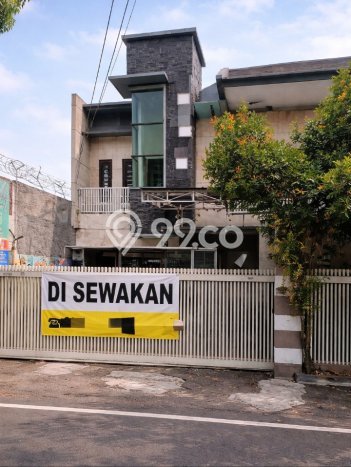 Lokasi terbaik! Rumah siap pakai disewakan di Pancoran LB 400m2 Lokasi terbaik! Rumah siap pakai disewakan di Pancoran LB 400m2