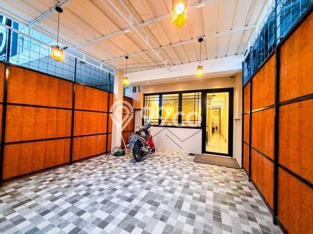 Rumah Kost untuk Dijual di Tanjung Duren Punya 24 Kamar Rumah Kost untuk Dijual di Tanjung Duren Punya 24 Kamar
