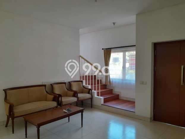 Lokasi strategis! Rumah siap huni disewakan di Cakung LB 156m2 Lokasi strategis! Rumah siap huni disewakan di Cakung LB 156m2