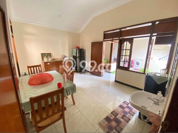 Dijual Rumah 5 Kamar Lokasi Ideal Nyaman dan Strategis di Pasar Kliwon Dijual Rumah 5 Kamar Lokasi Ideal Nyaman dan Strategis di Pasar Kliwon