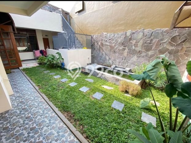 Dijual Rumah 5 Kamar Lokasi Ideal Nyaman dan Strategis di Pasar Kliwon Dijual Rumah 5 Kamar Lokasi Ideal Nyaman dan Strategis di Pasar Kliwon