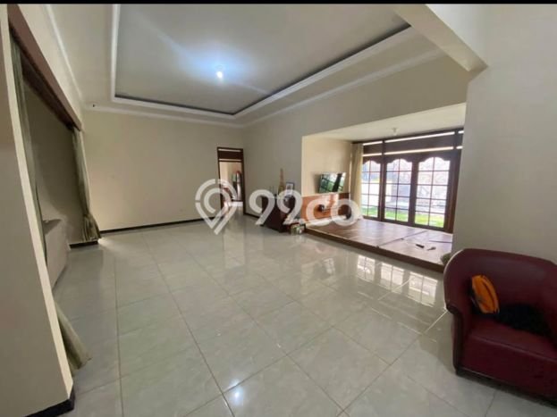 Dijual Rumah 5 Kamar Lokasi Ideal Nyaman dan Strategis di Pasar Kliwon Dijual Rumah 5 Kamar Lokasi Ideal Nyaman dan Strategis di Pasar Kliwon