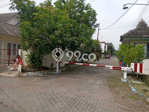 For Sale Rumah 3 Kamar Lokasi Strategis Bagus dan Strategis di Solo Baru For Sale Rumah 3 Kamar Lokasi Strategis Bagus dan Strategis di Solo Baru