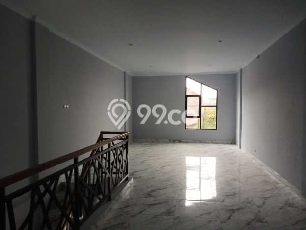 Ruko untuk disewa di Jebres punya LT 64m2 & LB 125m2 harga sewa kompetitif Ruko untuk disewa di Jebres punya LT 64m2 & LB 125m2 harga sewa kompetitif