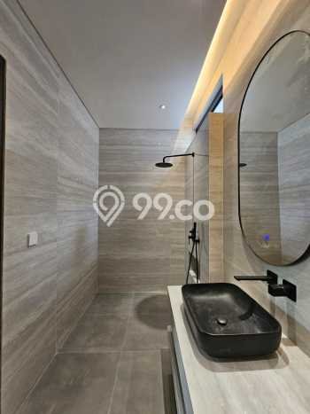 Rumah Elit LB 380m2 Siap Huni Desain Elegan di BSD Eminent, Tangerang Rumah Elit LB 380m2 Siap Huni Desain Elegan di BSD Eminent, Tangerang
