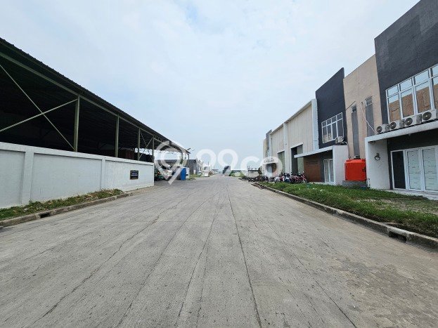 PRIME LOCATION! Gudang Kawasan Teluk Naga, Luas 558m2m², Kawasan Komersial, Posisi Premium PRIME LOCATION! Gudang Kawasan Teluk Naga, Luas 558m2m², Kawasan Komersial, Posisi Premium