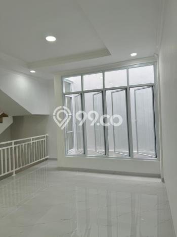 Rumah Strategis Minimalis Lb 250m2 di Jatinegara, Jakarta Timur Rumah Strategis Minimalis Lb 250m2 di Jatinegara, Jakarta Timur
