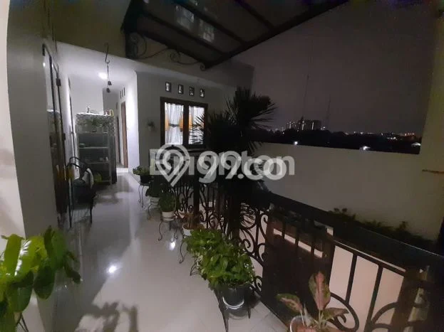 Ready to Use! Premium House LT 276m2 Desain Modern di Cililitan Ready to Use! Premium House LT 276m2 Desain Modern di Cililitan