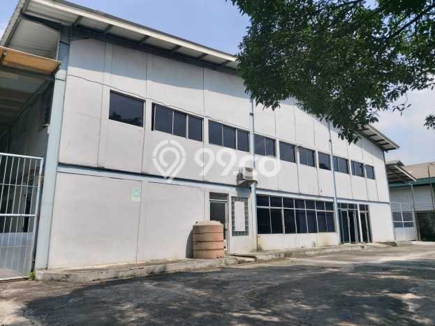 Unit Gudang disewakan di Lippo Cikarang Cikarang dengan LT 2100m2 / LB 1800m2 Unit Gudang disewakan di Lippo Cikarang Cikarang dengan LT 2100m2 / LB 1800m2