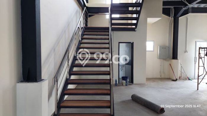 Area Ramai! Gudang Dijual di Lippo Cikarang untuk Bisnis Luas Bangunan 749m2 Area Ramai! Gudang Dijual di Lippo Cikarang untuk Bisnis Luas Bangunan 749m2