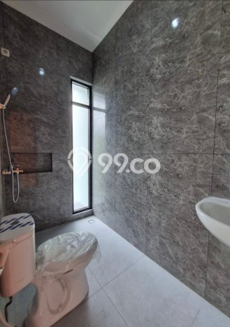 Dijual Cepat Rumah Bagus Siap Huni LB 115m2 di Tenggilis Mejoyo, Surabaya Dijual Cepat Rumah Bagus Siap Huni LB 115m2 di Tenggilis Mejoyo, Surabaya