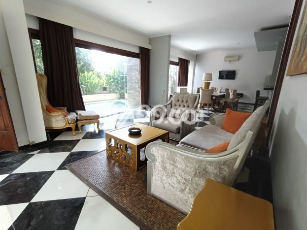 Dijual Vila di , Dimensi 818m2m², Lokasi Strategis Dijual Vila di , Dimensi 818m2m², Lokasi Strategis