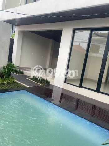 Vila di , Luas 180m2m², Lokasi Strategis, Available Segera Vila di , Luas 180m2m², Lokasi Strategis, Available Segera