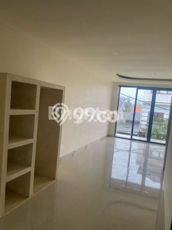 Vila di , Luas 180m2m², Lokasi Strategis, Available Segera Vila di , Luas 180m2m², Lokasi Strategis, Available Segera