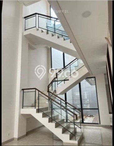 Ready to Use! Premium House LT 240m2 Desain Elegan di Cibubur Ready to Use! Premium House LT 240m2 Desain Elegan di Cibubur