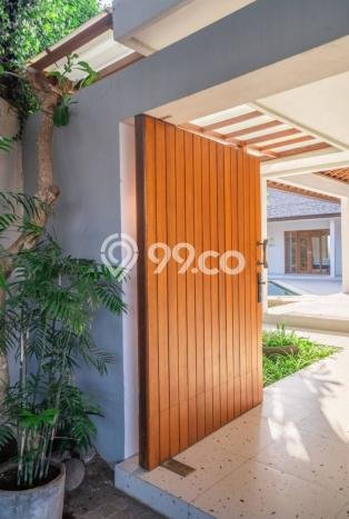 Rumah Mewah LB 300m2 Siap Pakai Desain Elegan di canggu, Badung Rumah Mewah LB 300m2 Siap Pakai Desain Elegan di canggu, Badung
