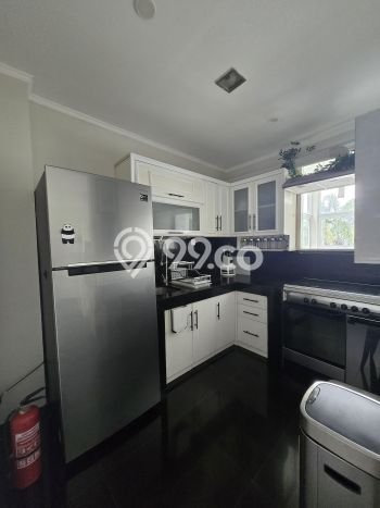 Hunian Modern dengan LT 670m2 & LB 450m2 Disewakan di Jimbaran Hunian Modern dengan LT 670m2 & LB 450m2 Disewakan di Jimbaran