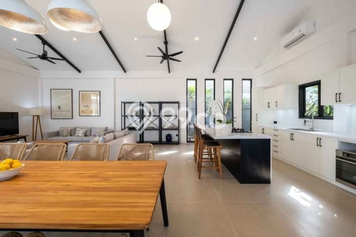Sewa Rumah Strategis LT 800m2 / LB 300m2 di Seminyak, Badung Sewa Rumah Strategis LT 800m2 / LB 300m2 di Seminyak, Badung