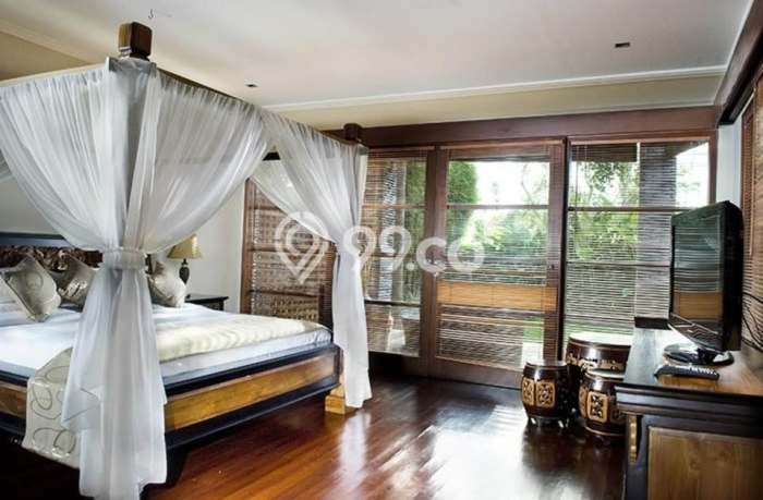 Disewakan! Rumah 3 Kamar Tidur &
4 Kamar Mandi di Umalas, Badung Disewakan! Rumah 3 Kamar Tidur &
4 Kamar Mandi di Umalas, Badung
