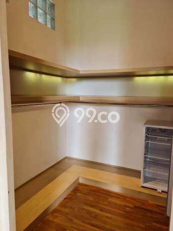 Rumah Elit LB 450m2 Siap Pakai Desain Elegan di Kerobokan, Badung Rumah Elit LB 450m2 Siap Pakai Desain Elegan di Kerobokan, Badung