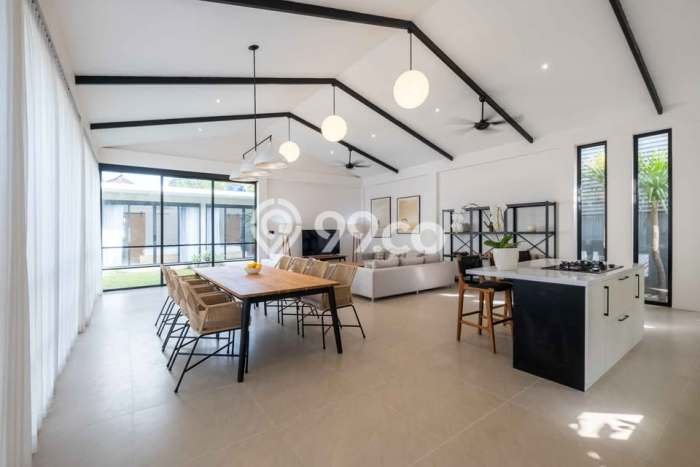 Sewa Rumah Strategis LT 800m2 / LB 300m2 di Seminyak, Badung Sewa Rumah Strategis LT 800m2 / LB 300m2 di Seminyak, Badung