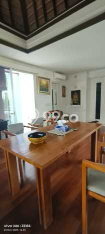 For Sale! Luxury House LT 350m2 Desain Elegan di Kedonganan For Sale! Luxury House LT 350m2 Desain Elegan di Kedonganan