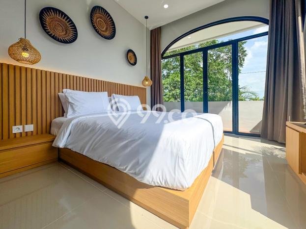 Rumah Mewah LB 190m2 Siap Huni Desain Elegan di Tumbak Bayuh, Badung Rumah Mewah LB 190m2 Siap Huni Desain Elegan di Tumbak Bayuh, Badung