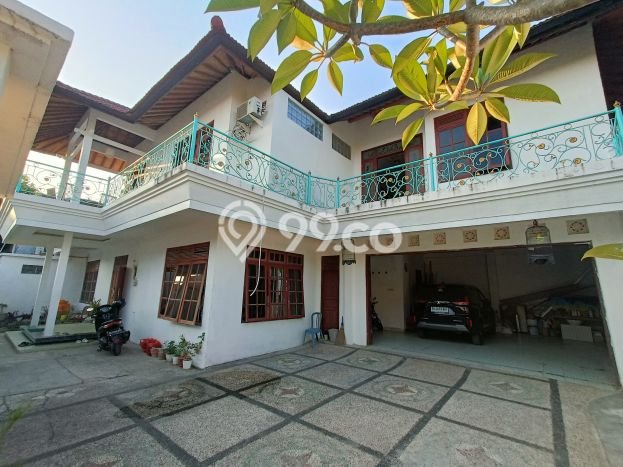 Rumah Mewah LB 400m2 Siap Huni Desain Elegan di Sidakarya, Denpasar Rumah Mewah LB 400m2 Siap Huni Desain Elegan di Sidakarya, Denpasar