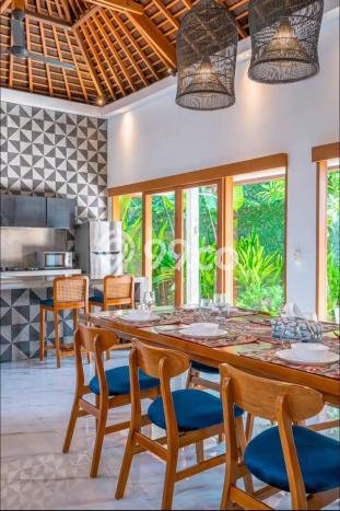 Rumah Mewah LB 300m2 Siap Pakai Desain Elegan di canggu, Badung Rumah Mewah LB 300m2 Siap Pakai Desain Elegan di canggu, Badung